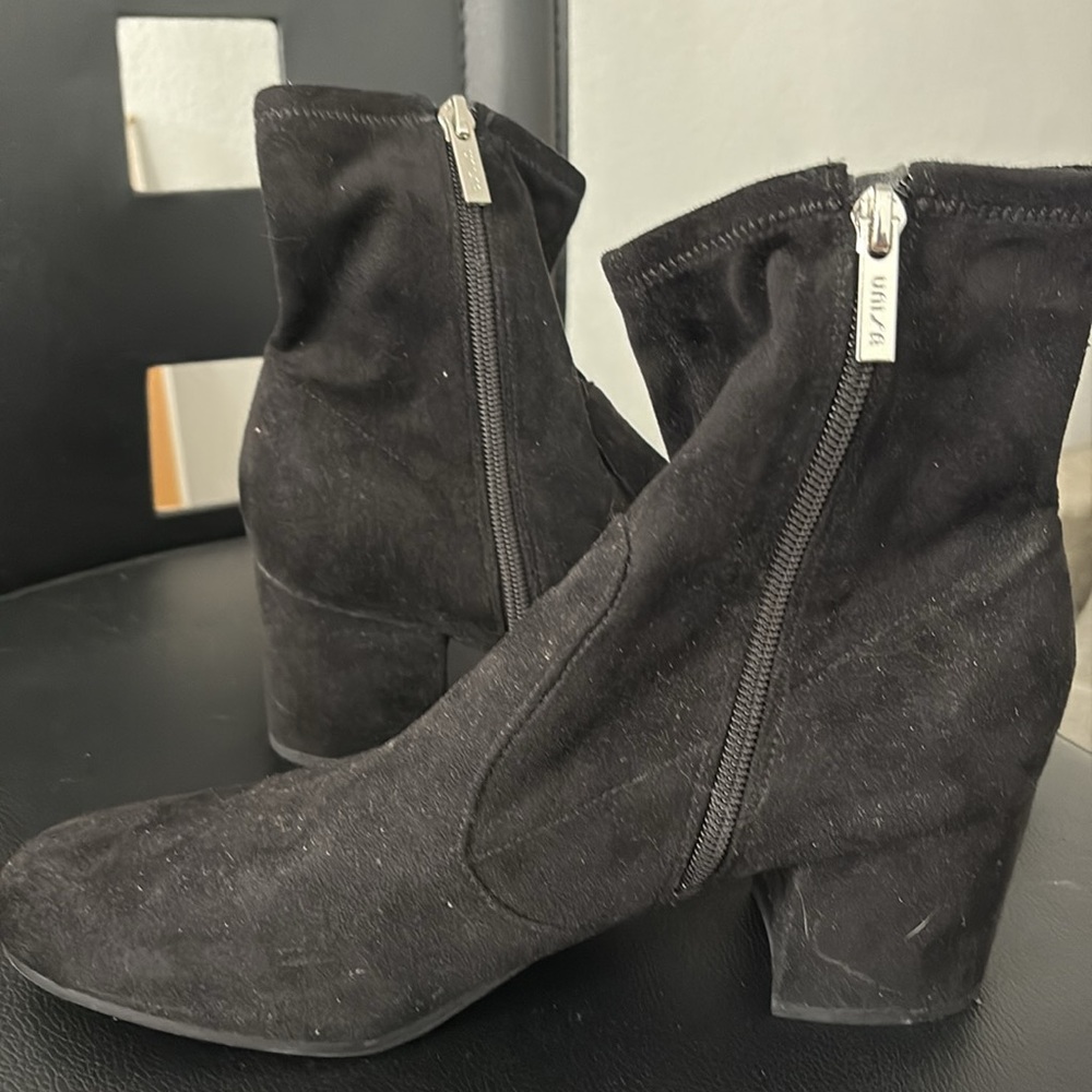Elegant Black Suede Ankle Boots
